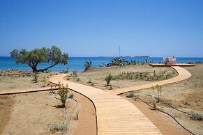 Grand Blue Beach Apartments & Suites