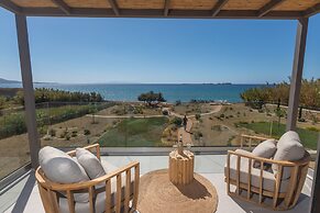 Grand Blue Beach Apartments & Suites