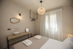 Grand Blue Beach Apartments & Suites