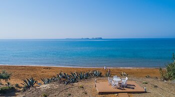 Grand Blue Beach Apartments & Suites