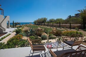 Grand Blue Beach Apartments & Suites