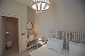 Grand Blue Beach Apartments & Suites