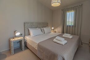 Grand Blue Beach Apartments & Suites