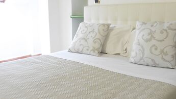 Tirreno Beachfront Apartments