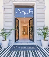 Tirreno Beachfront Apartments
