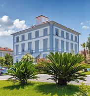 Tirreno Beachfront Apartments