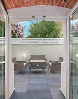 Tirreno Beachfront Apartments