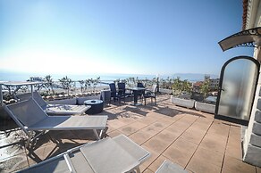 Tirreno Beachfront Apartments