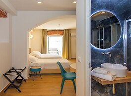 Tirreno Beachfront Apartments