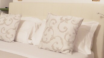 Tirreno Beachfront Apartments