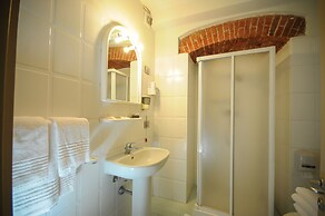 Tirreno Beachfront Apartments