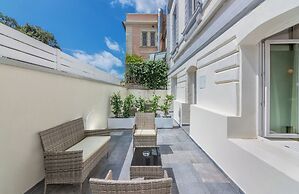 Tirreno Beachfront Apartments