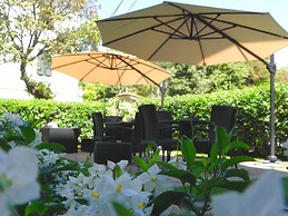 Tirreno Beachfront Apartments