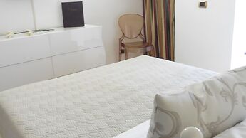 Tirreno Beachfront Apartments