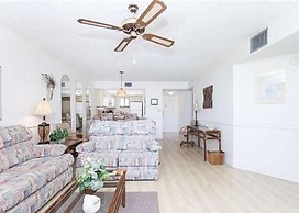 2 Bed, 2 Bath, Upgraded, Pool View - Ocean Village Club E35
