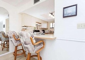 2 Bed, 2 Bath, Upgraded, Pool View - Ocean Village Club E35