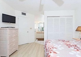 2 Bed, 2 Bath, Upgraded, Pool View - Ocean Village Club E35
