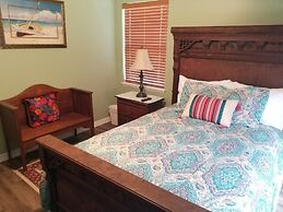 Three Bedroom, 2 Bath With Amazing Views From Balcony - Hidden Treasur