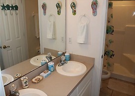 Pet Friendly, Oceanfront, 3 Bed, 2 Bath - Ocean Paradise