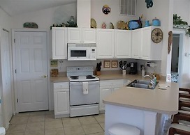 Pet Friendly, Oceanfront, 3 Bed, 2 Bath - Ocean Paradise