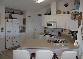 Pet Friendly, Oceanfront, 3 Bed, 2 Bath - Ocean Paradise