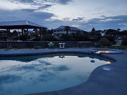 Pet Friendly, 3 BR, 2 BA, Private Pool - Sunset Harbor