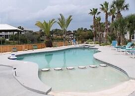 Pet Friendly, 3 BR, 2 BA, Private Pool - Sunset Harbor