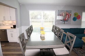 Pet Friendly, 3 BR, 2 BA, Private Pool - Sunset Harbor
