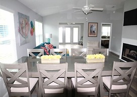 Pet Friendly, 3 BR, 2 BA, Private Pool - Sunset Harbor
