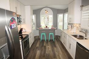 Pet Friendly, 3 BR, 2 BA, Private Pool - Sunset Harbor