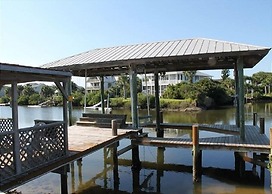 Pet Friendly, 3 BR, 2 BA, Private Pool - Sunset Harbor
