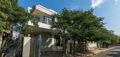 Bungalow by the station by Vista Rooms