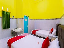 OYO 1427 Azzahra Guest House Syariah