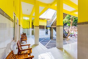 OYO 1427 Azzahra Guest House Syariah