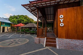 OYO 1427 Azzahra Guest House Syariah