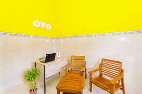 OYO 1427 Azzahra Guest House Syariah