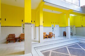 OYO 1427 Azzahra Guest House Syariah