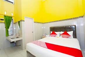 OYO 1427 Azzahra Guest House Syariah