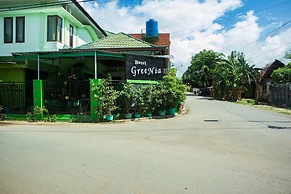 Super OYO 1682 Greenia Hotel