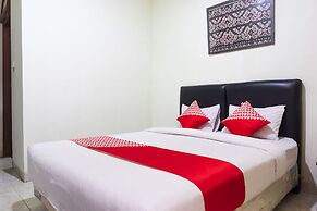 Super OYO 1682 Greenia Hotel