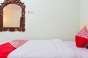 Super OYO 1682 Greenia Hotel