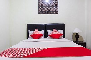 Super OYO 1682 Greenia Hotel