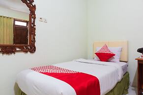 Super OYO 1682 Greenia Hotel