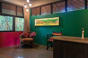 Toya Toya by Vista Rooms