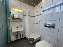 Geneva Hostel