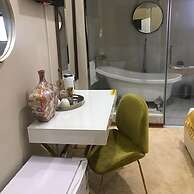 Luxlusive Guest House