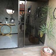 Luxlusive Guest House