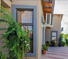 Luxlusive Guest House