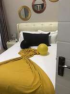 Luxlusive Guest House