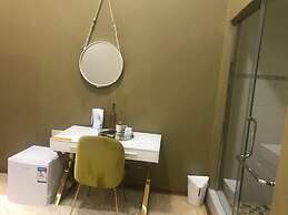 Luxlusive Guest House